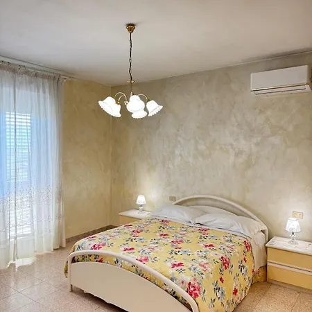 Bed & Breakfast Mare E Monti A 5 Minuti Dal Mare Furnari
